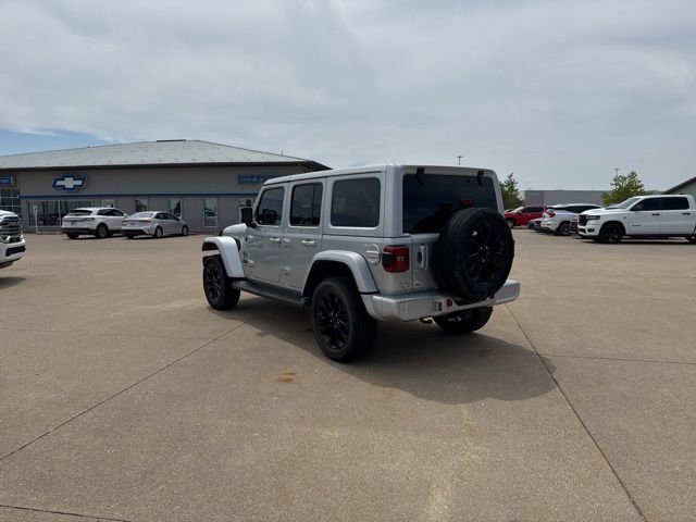 Used 2023 Jeep Wrangler Unlimited Sahara AWD/4WD image 5