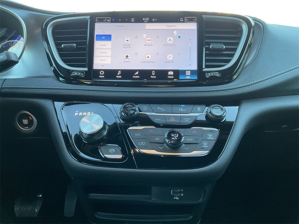 New 2026 Chrysler Pacifica Select w/ S Appearance Package image 12