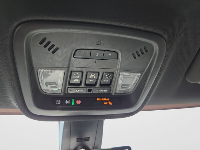 Used 2023 Chevrolet Traverse Premier AWD/4WD image 29