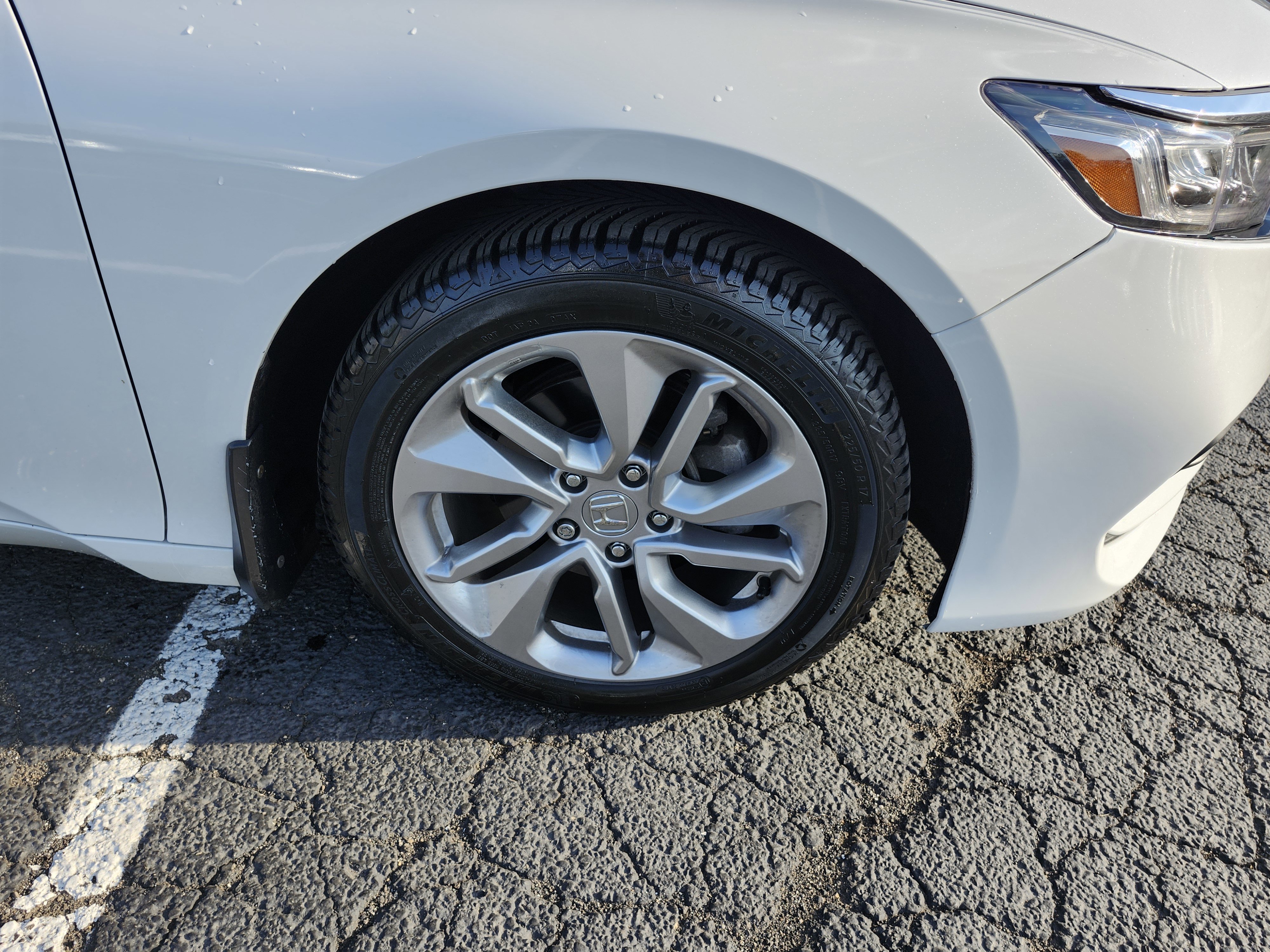 Used 2018 Honda Accord LX image 9