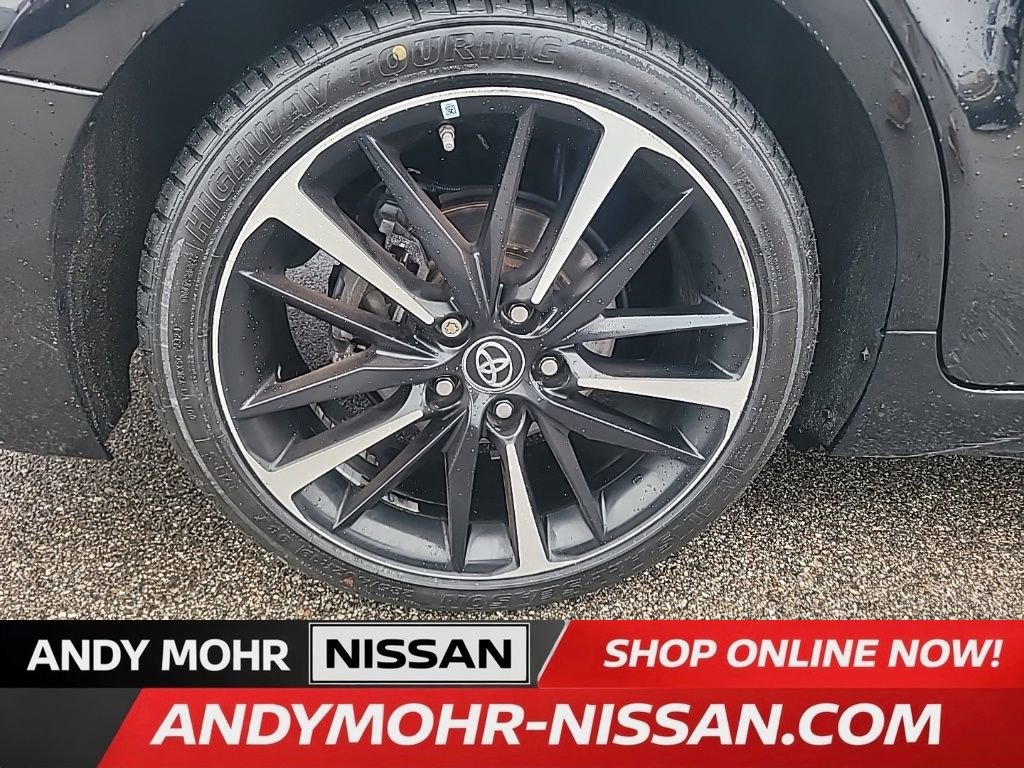 Used 2018 Toyota Camry XSE image 12