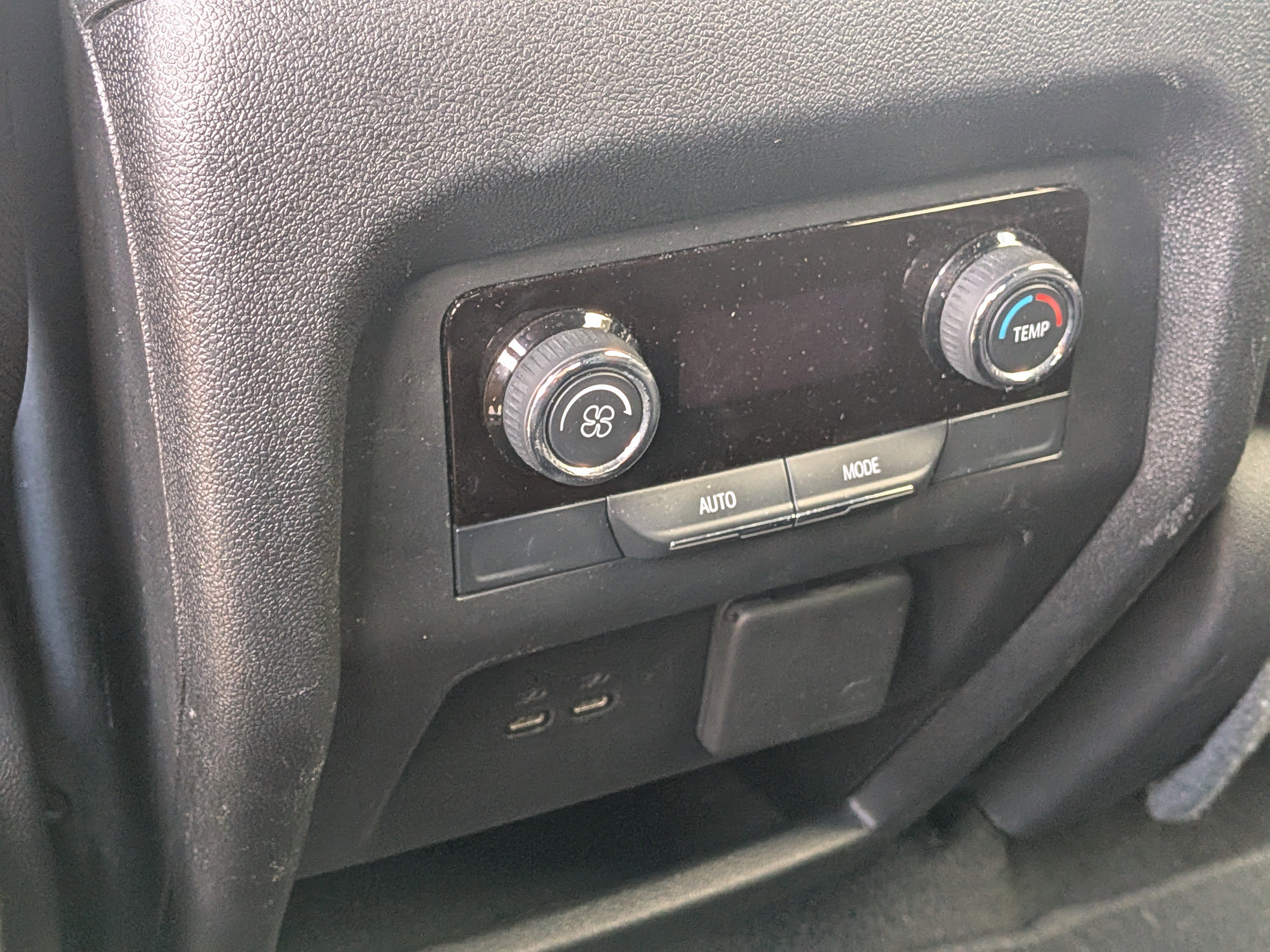 Used 2024 Chevrolet Traverse LT FWD image 16