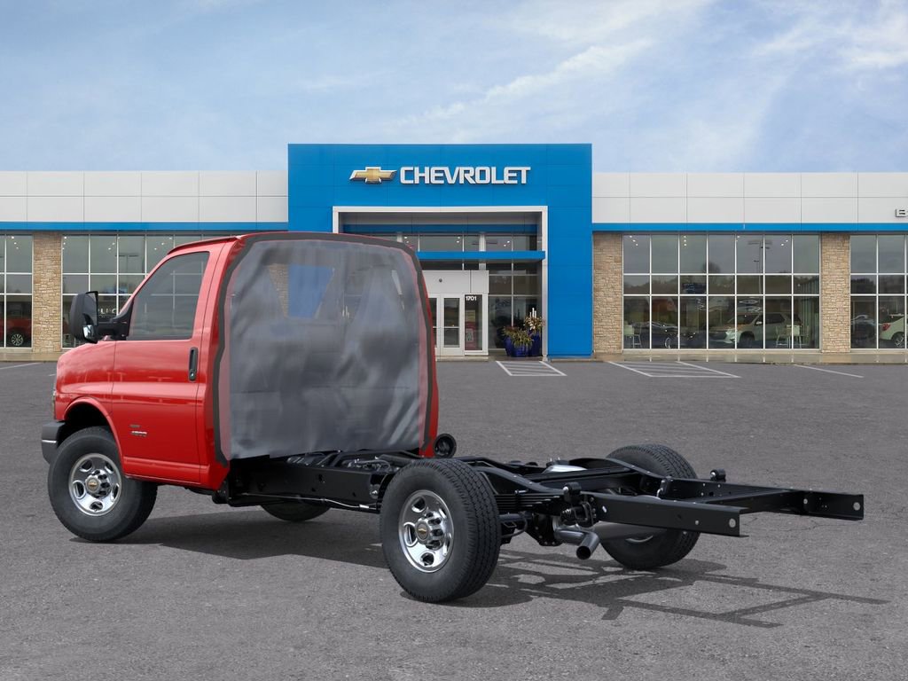 New 2026 Chevrolet Express 3500 image 3