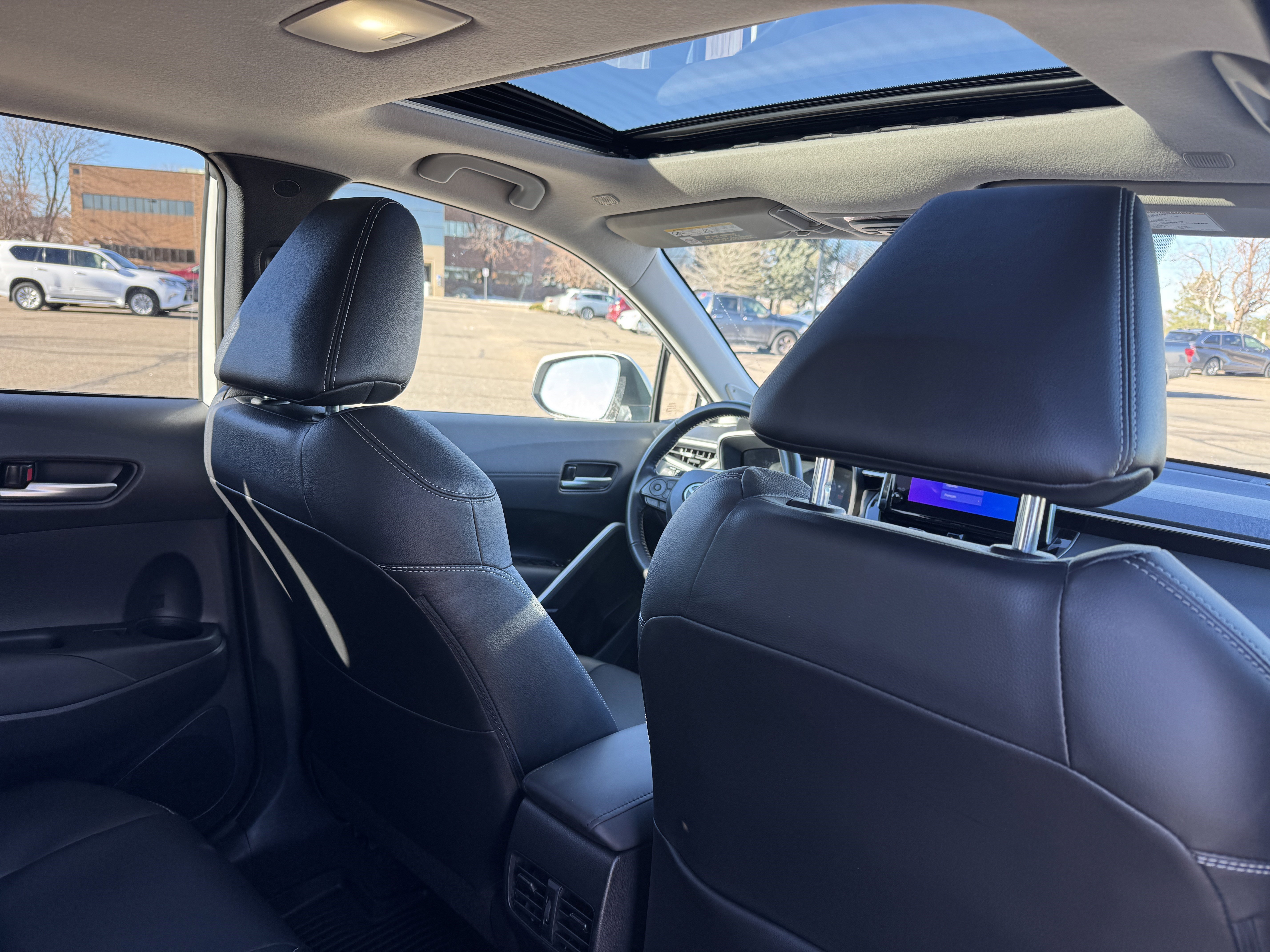 Used 2024 Toyota Corolla Cross XLE image 17