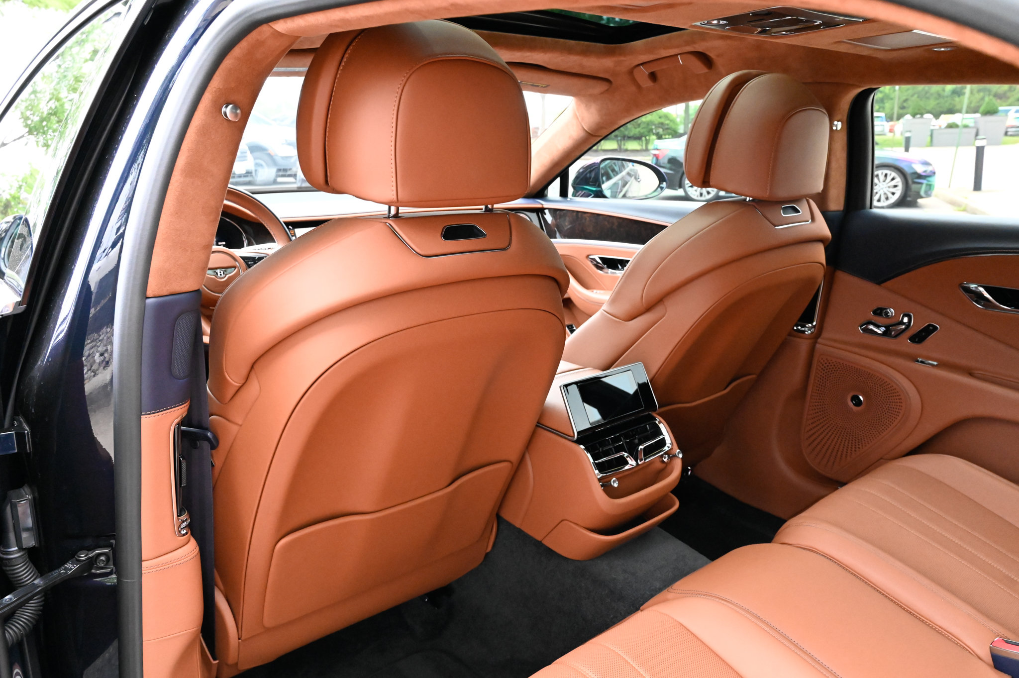 Used 2022 Bentley Flying Spur V8 AWD/4WD image 36