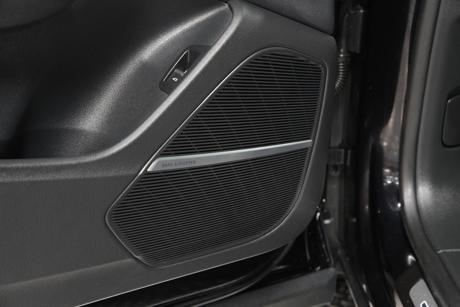 Used 2021 Audi Q8 Premium Plus w/ Premium Plus Package image 26