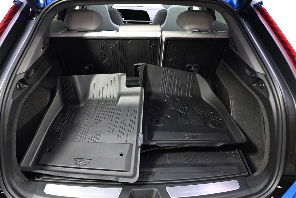 New 2025 Cadillac Optiq Luxury 1 w/ LPO, Floor Liner Package image 19