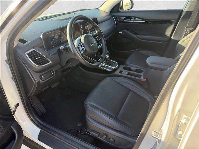 Used 2024 Kia Seltos SX w/ SX Sunroof Package image 9
