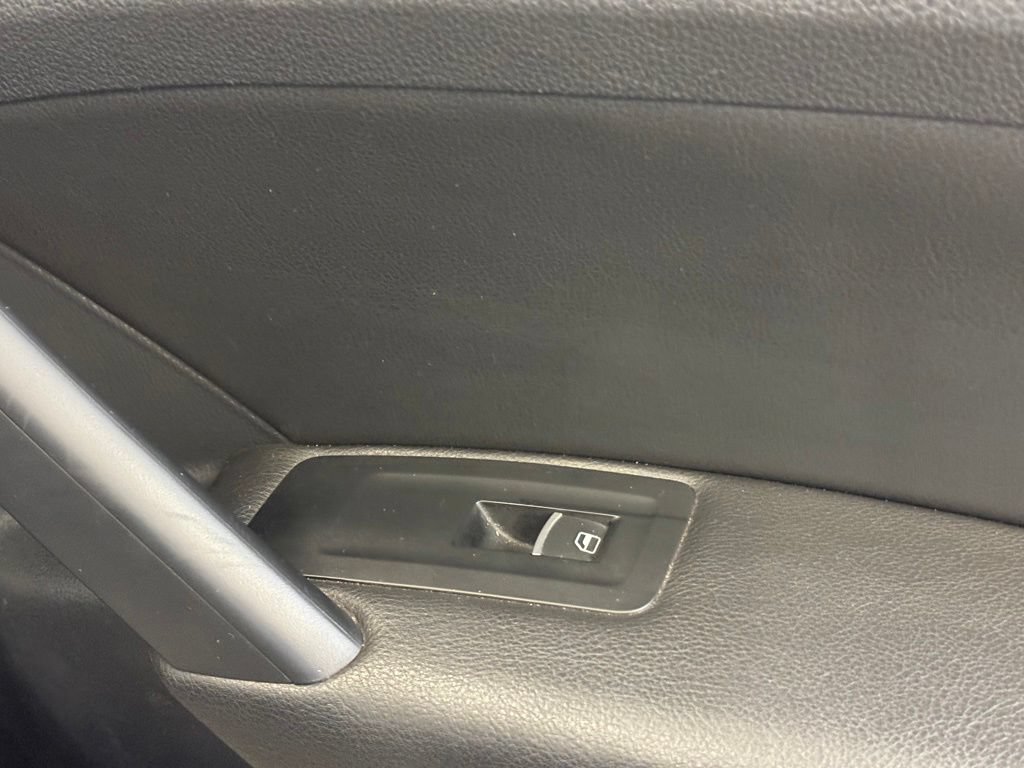 Used 2013 Volkswagen Passat 2.5 SE FWD image 34