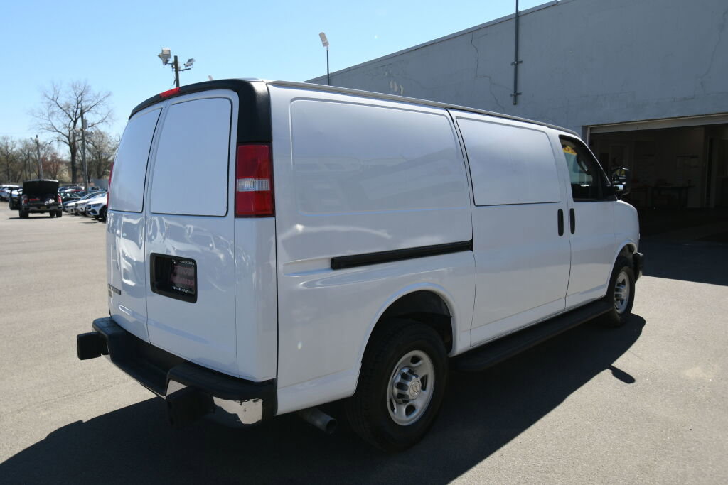 Used 2019 Chevrolet Express 2500 w/ Driver Convenience Package RWD image 7