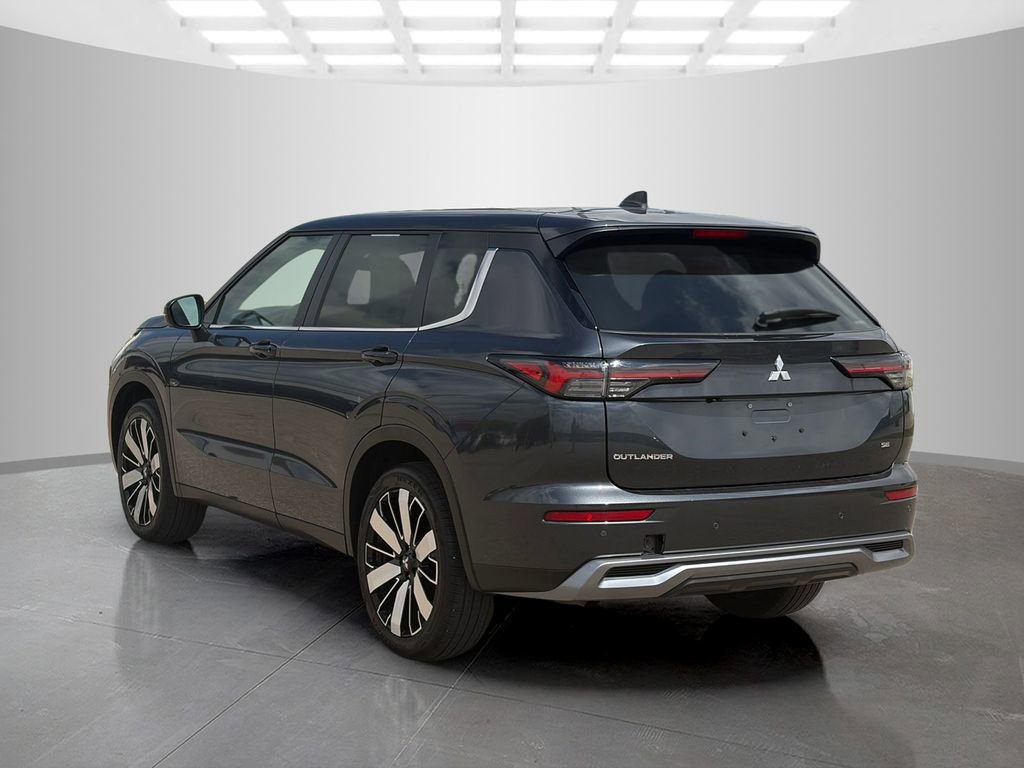 Used 2025 Mitsubishi Outlander SE AWD/4WD image 6