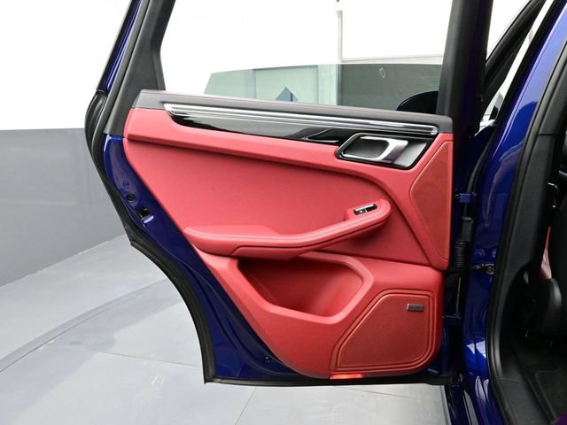 Certified 2025 Porsche Macan S AWD/4WD image 13