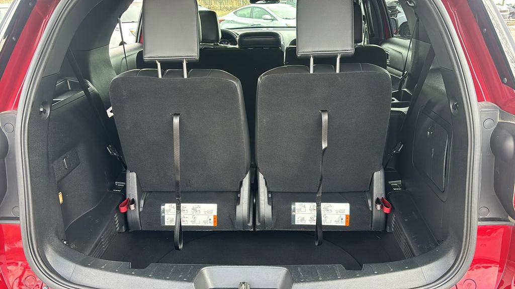 Used 2018 Ford Explorer XLT w/ Equipment Group 202A image 35