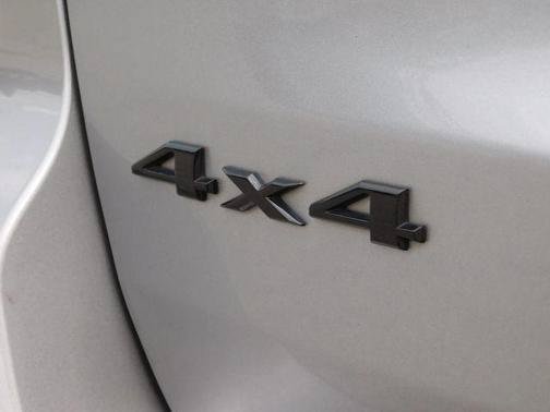 Used 2020 Jeep Grand Cherokee Altitude AWD/4WD image 9