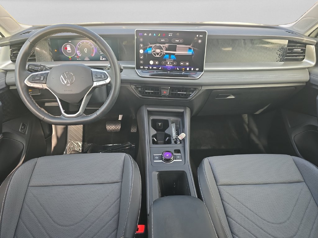 New 2025 Volkswagen Tiguan SE FWD image 15