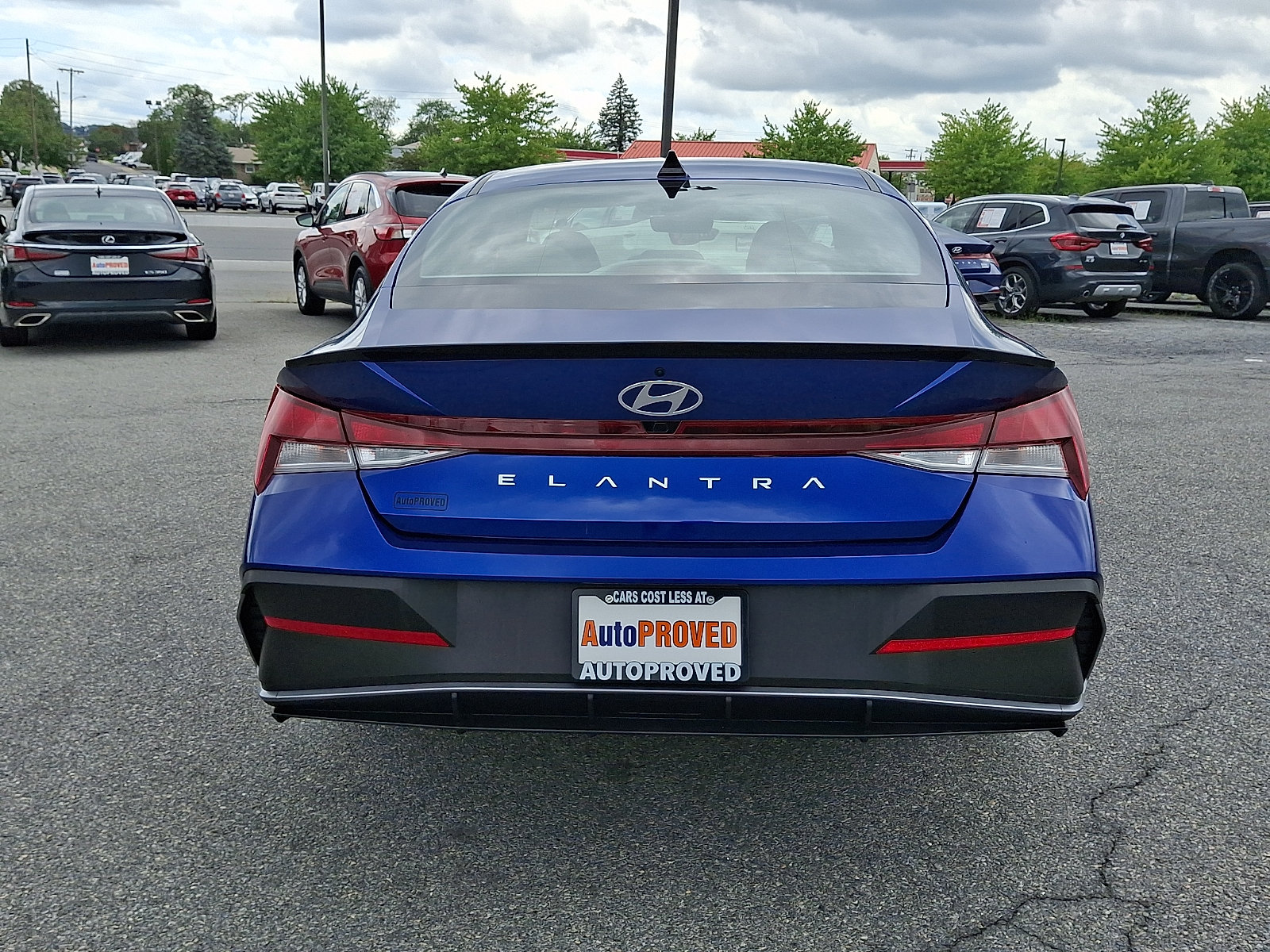 Used 2026 Hyundai Elantra Sport FWD image 5