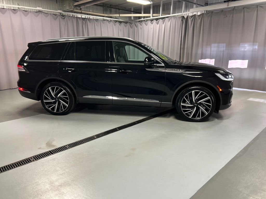 Used 2025 Lincoln Aviator Reserve w/ Equipment Group 201A image 8