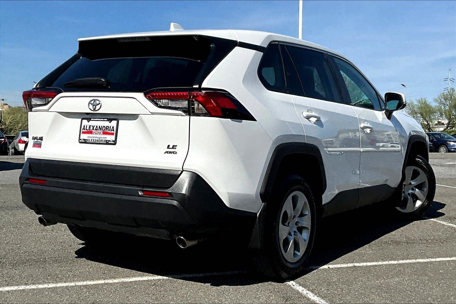 Used 2023 Toyota RAV4 LE AWD/4WD image 12