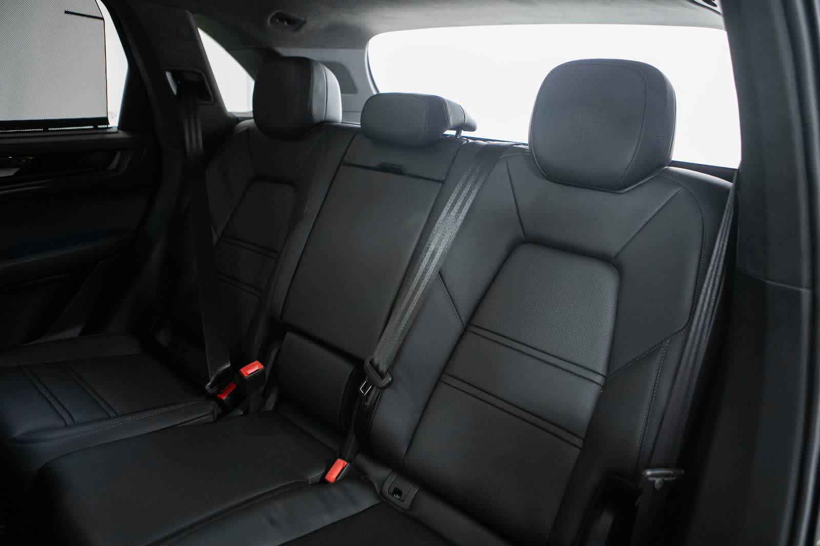 New 2026 Porsche Cayenne GTS image 39