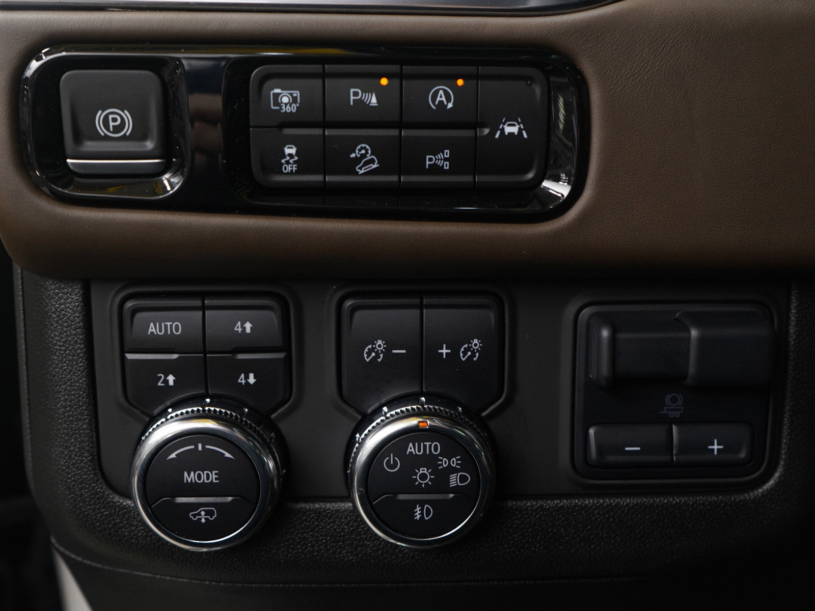 Used 2025 GMC Yukon XL Denali Ultimate w/ LPO, Floor Liner Package image 25