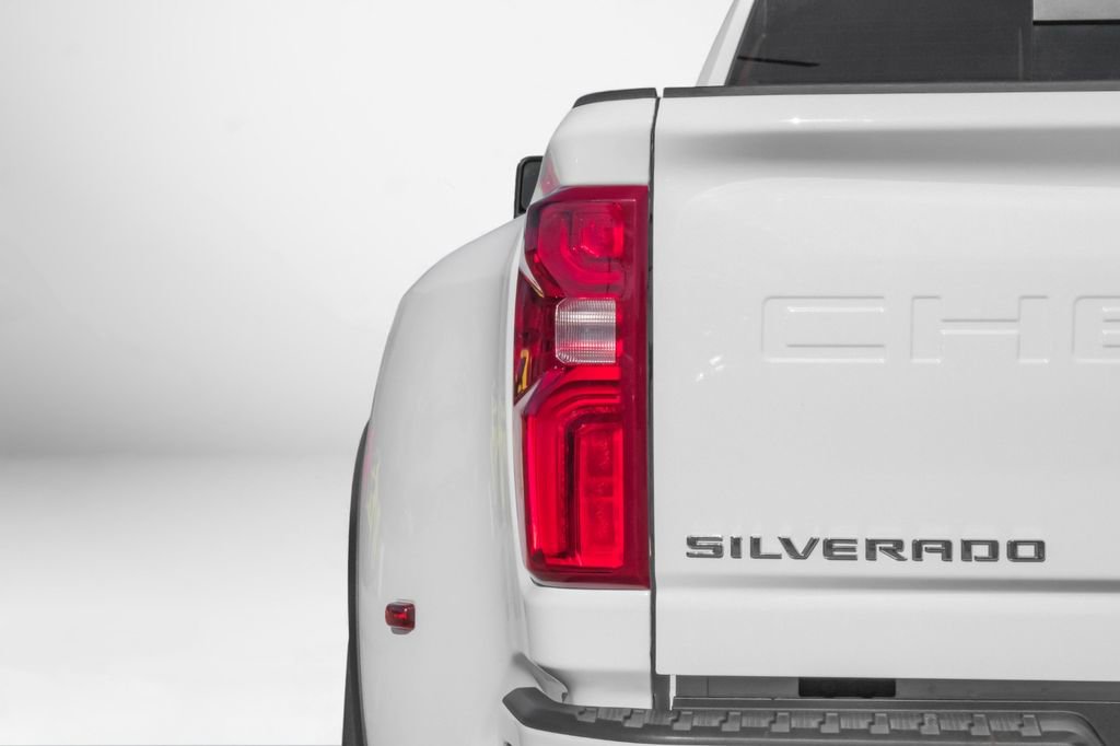 Used 2024 Chevrolet Silverado 3500 High Country w/ High Country Premium Package image 44