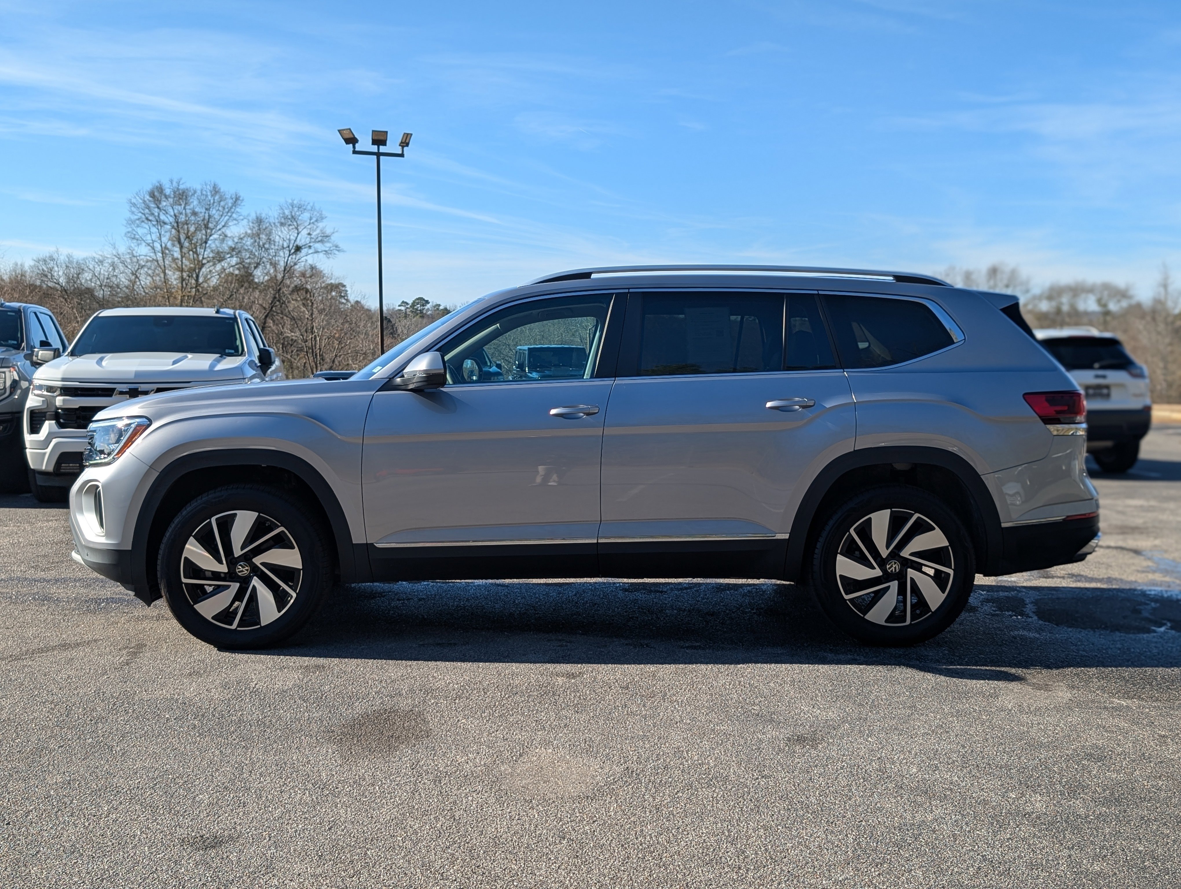 Used 2024 Volkswagen Atlas SEL image 6