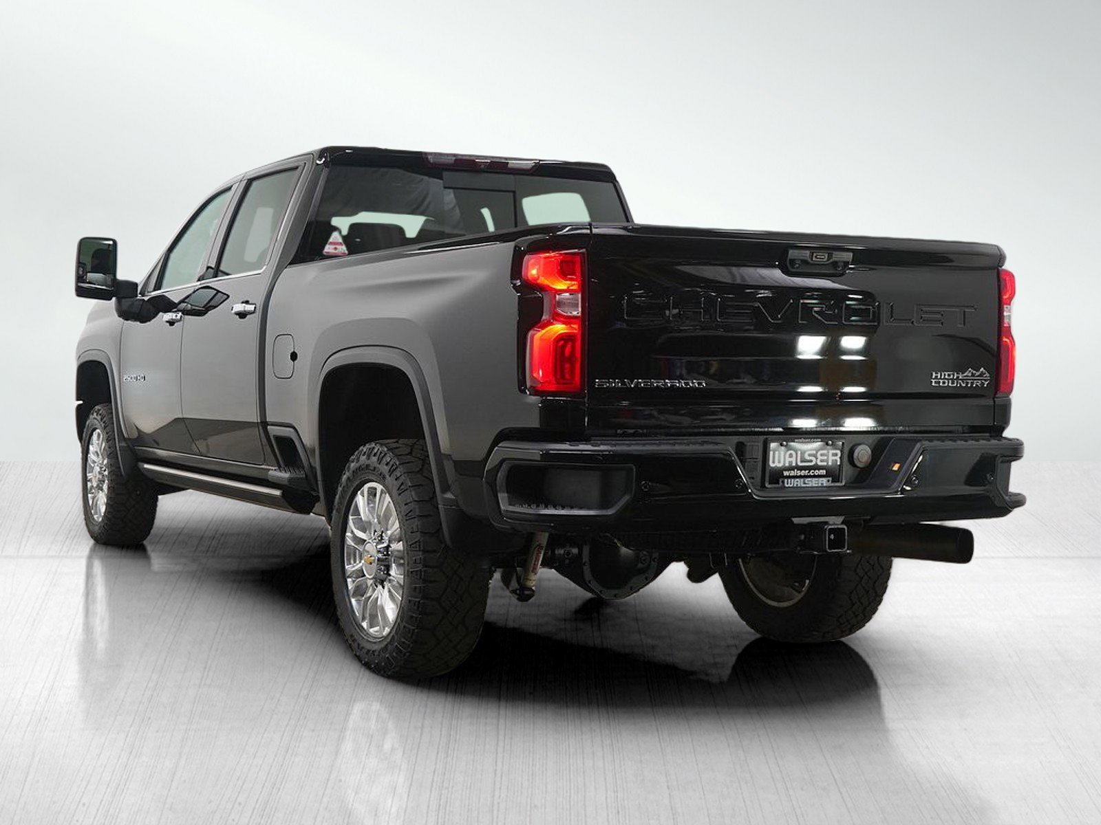 Used 2021 Chevrolet Silverado 2500 High Country w/ Safety Package II image 3