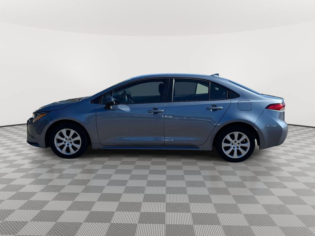 Used 2025 Toyota Corolla LE FWD image 4