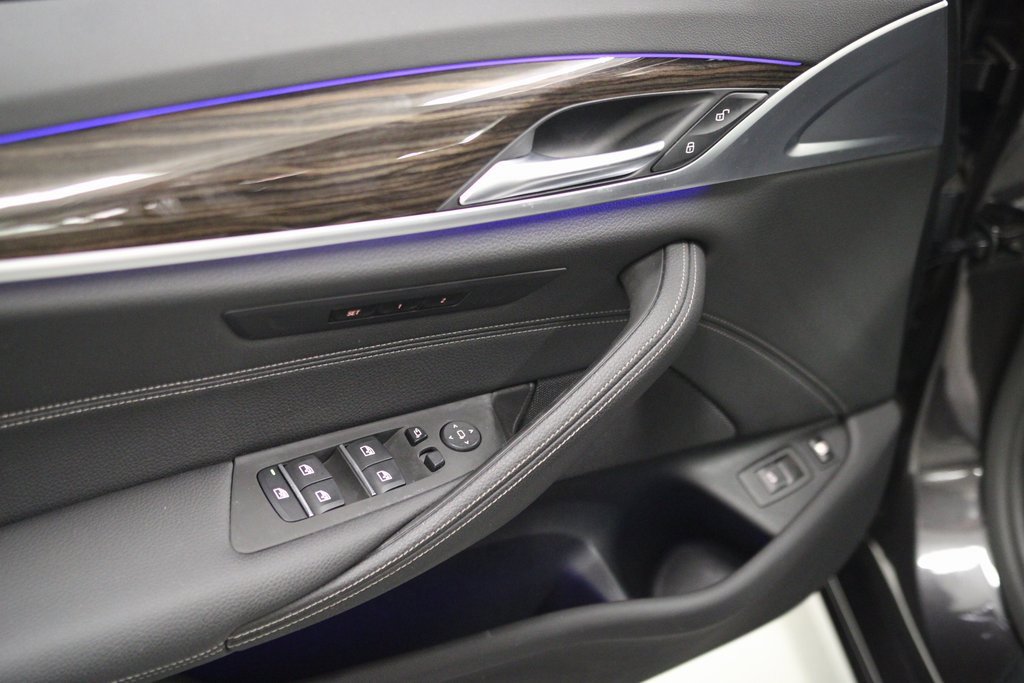 Used 2019 BMW 530e xDrive image 19