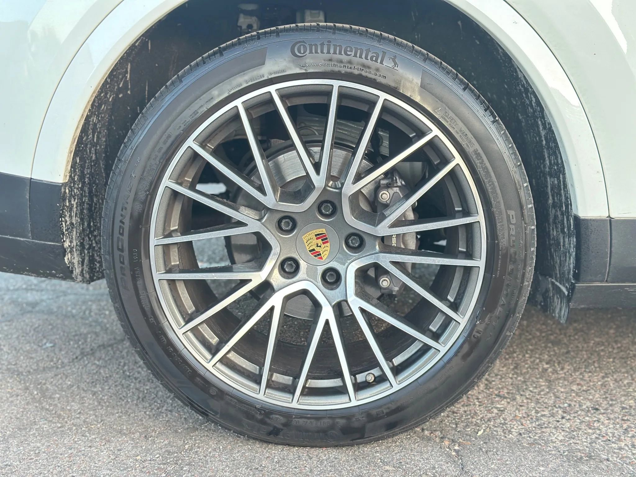 Used 2022 Porsche Cayenne Sport Utility 4D image 8