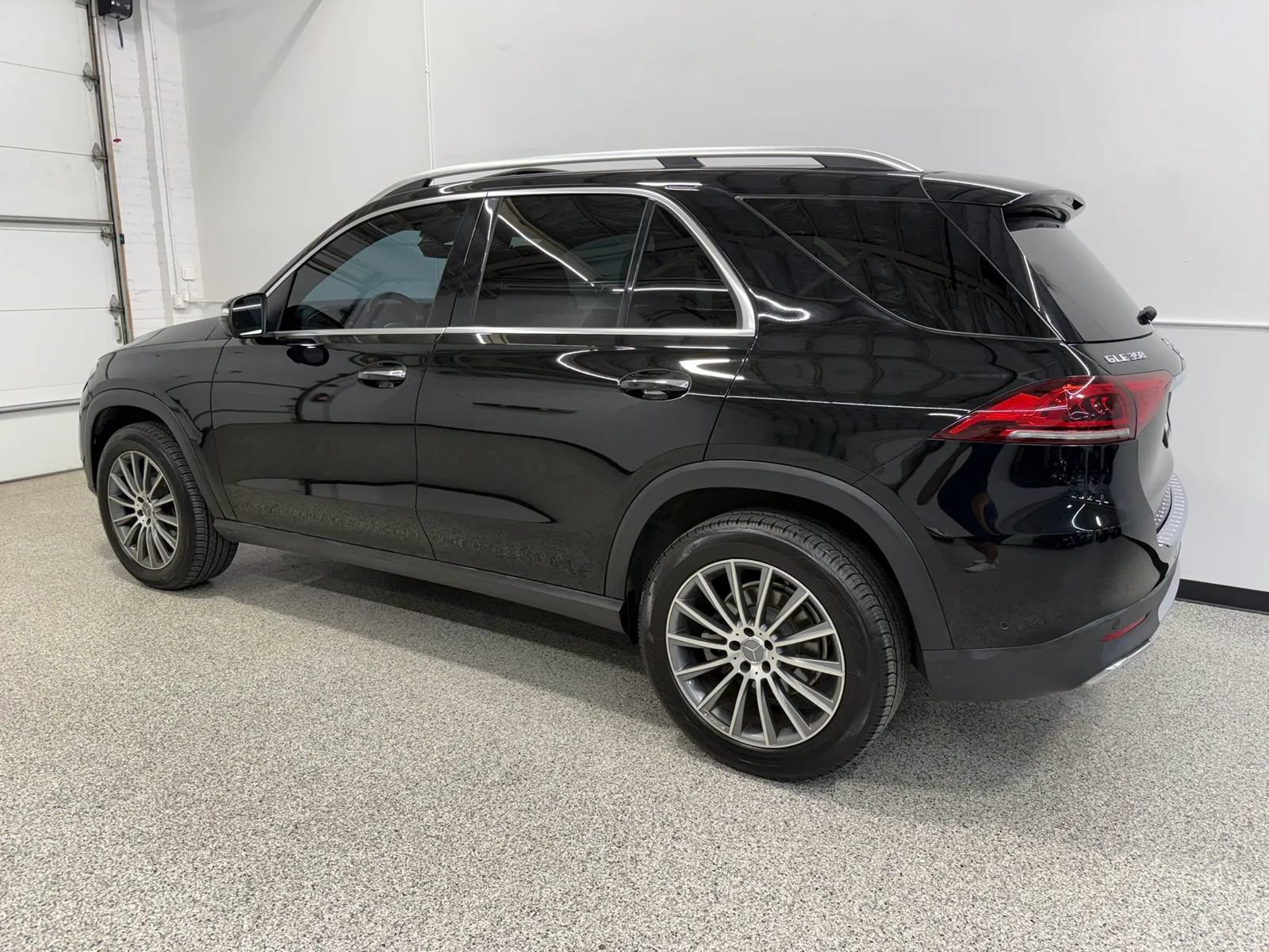 Used 2020 Mercedes-Benz GLE 350 4MATIC image 4