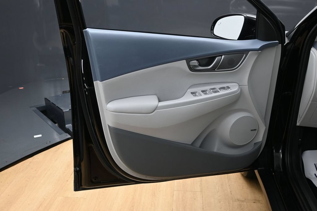 Used 2021 Hyundai Kona Ultimate FWD image 30