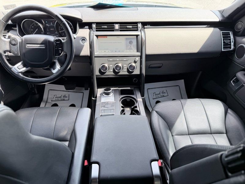 Used 2019 Land Rover Discovery SE AWD/4WD image 9
