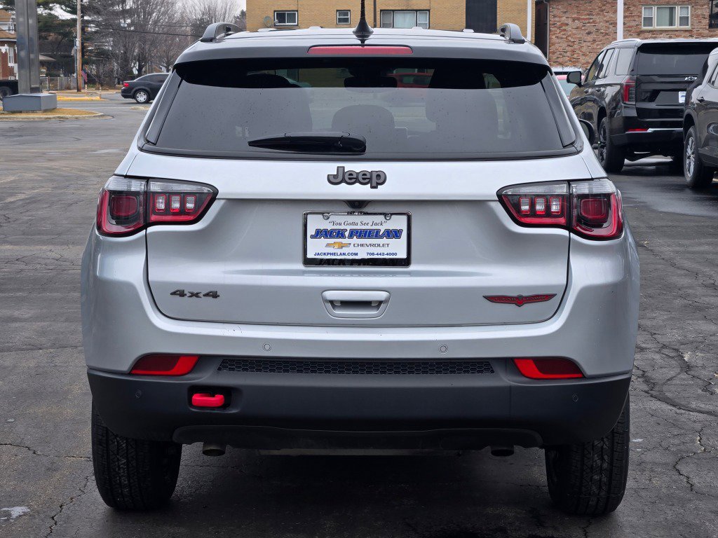 Used 2025 Jeep Compass Trailhawk AWD/4WD image 13