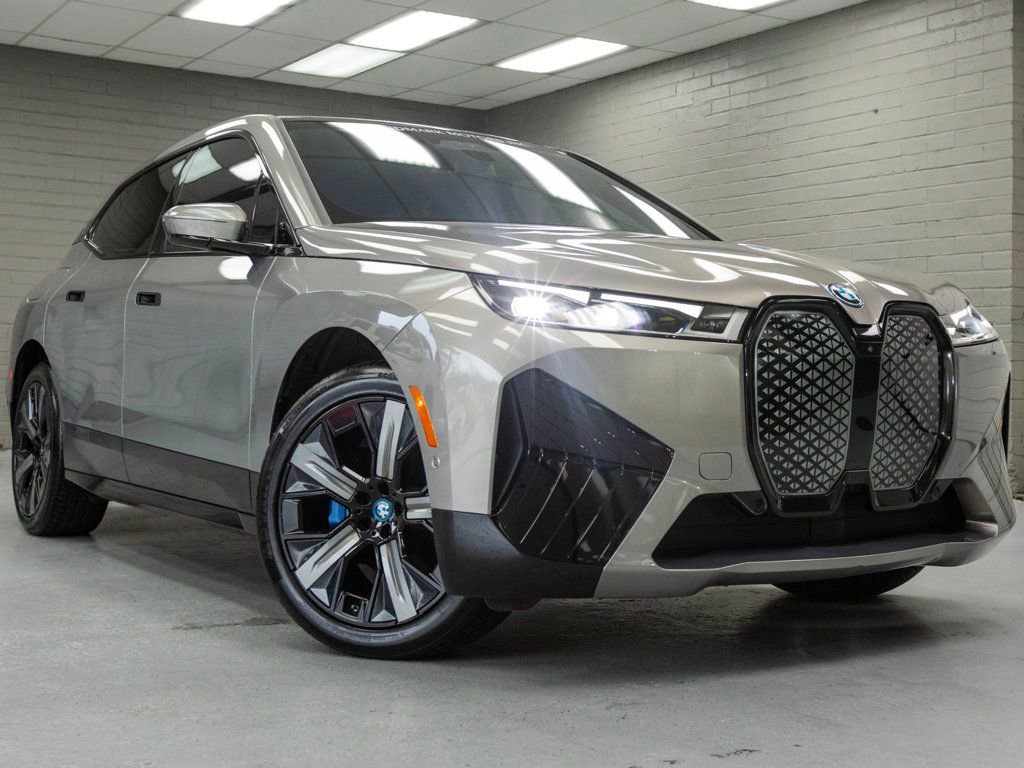 Used 2024 BMW iX xDrive50 w/ Sport Package AWD/4WD image 1