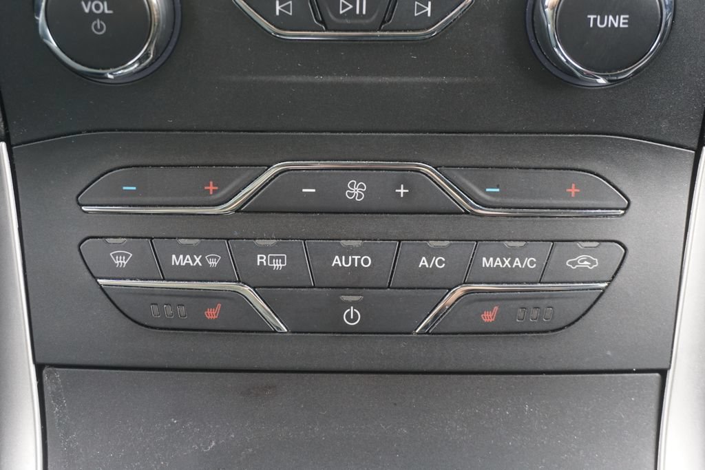 Used 2020 Ford Edge SEL w/ Convenience Package AWD/4WD image 12