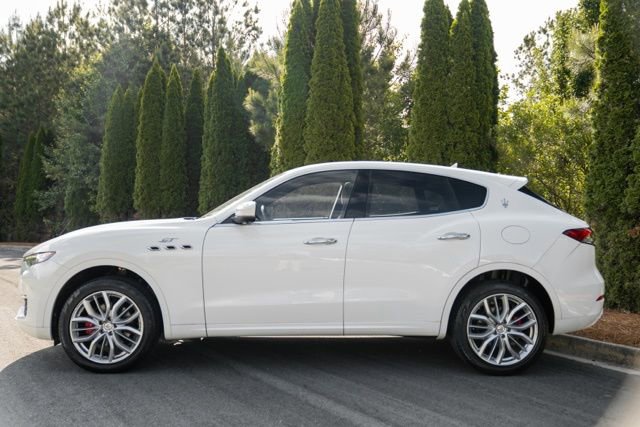Used 2022 Maserati Levante GT AWD/4WD image 9