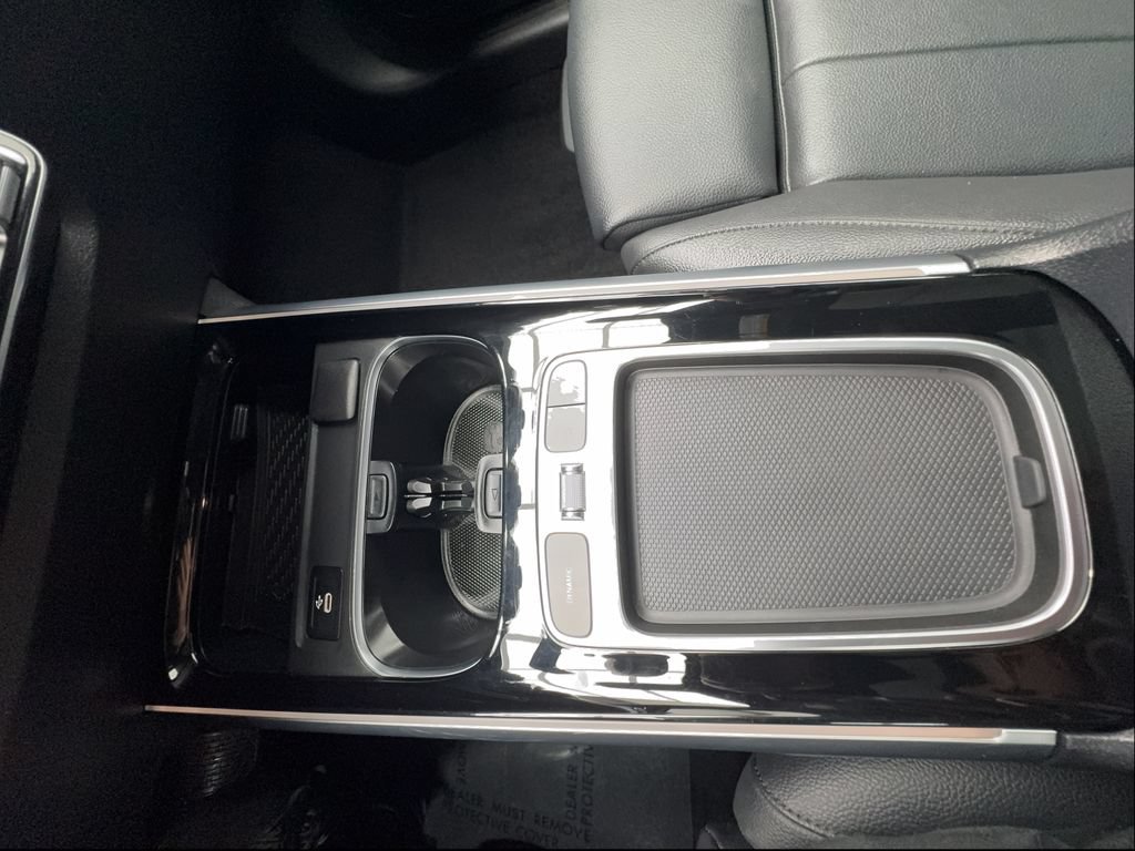 Used 2025 Mercedes-Benz GLB 250 4MATIC image 44