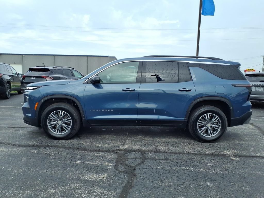 Used 2026 Chevrolet Traverse LT AWD/4WD image 9