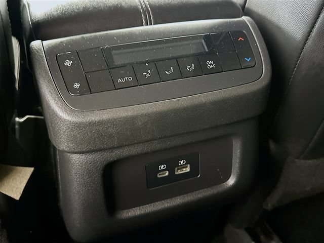 Used 2022 Nissan Pathfinder SL AWD/4WD image 11
