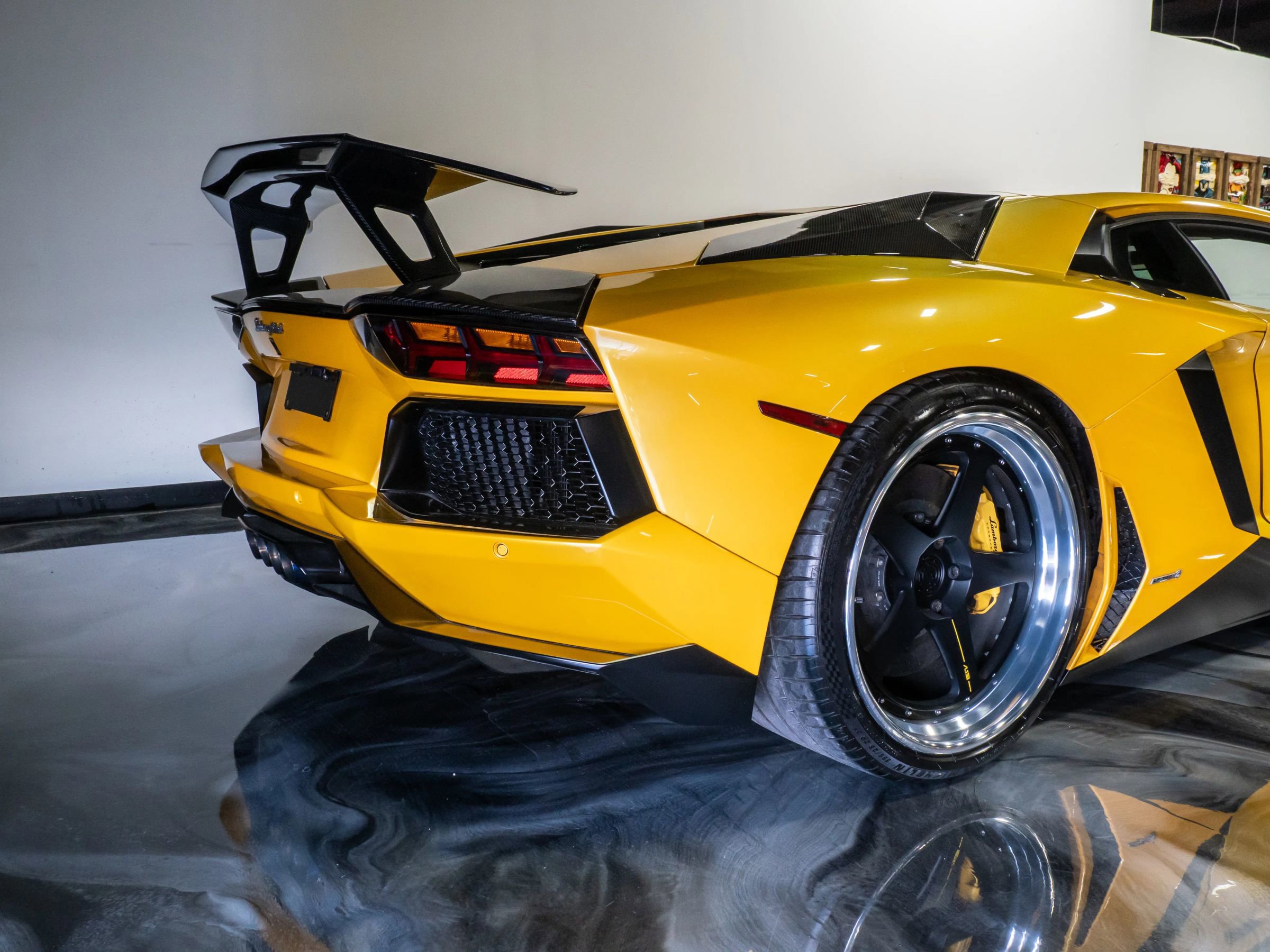 Used 2013 Lamborghini Aventador LP 700-4 image 9