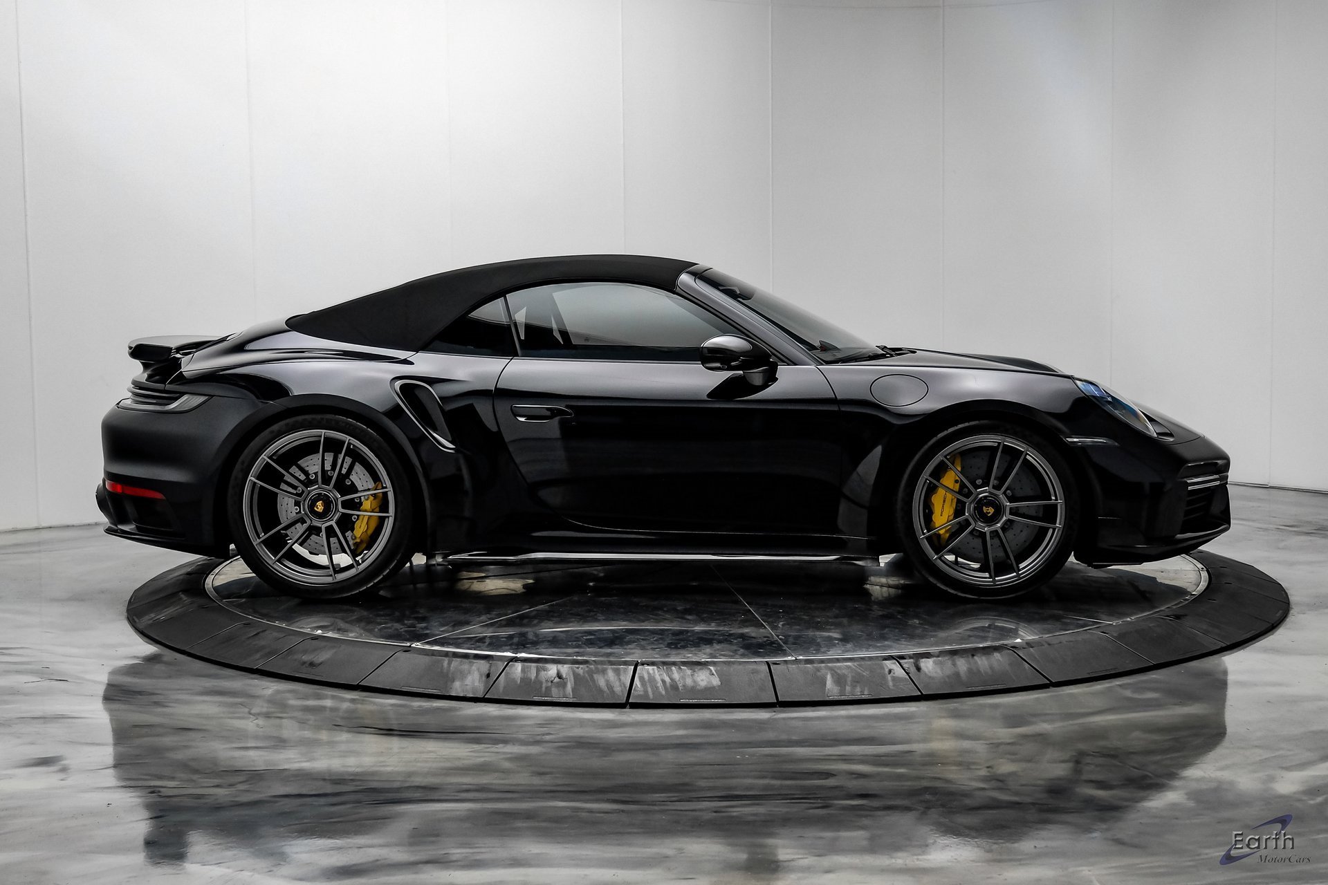 Used 2022 Porsche 911 Turbo S image 23