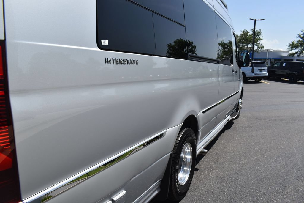 Used 2022 Mercedes-Benz Sprinter 3500 image 9