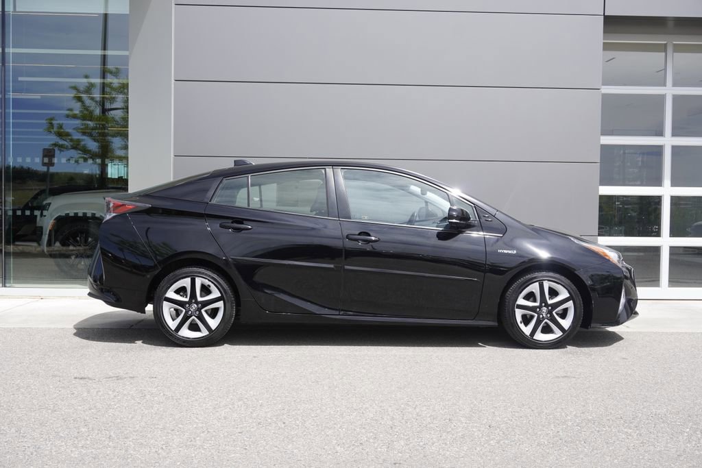 Used 2017 Toyota Prius Four Touring w/ Premium Convenience Package image 7