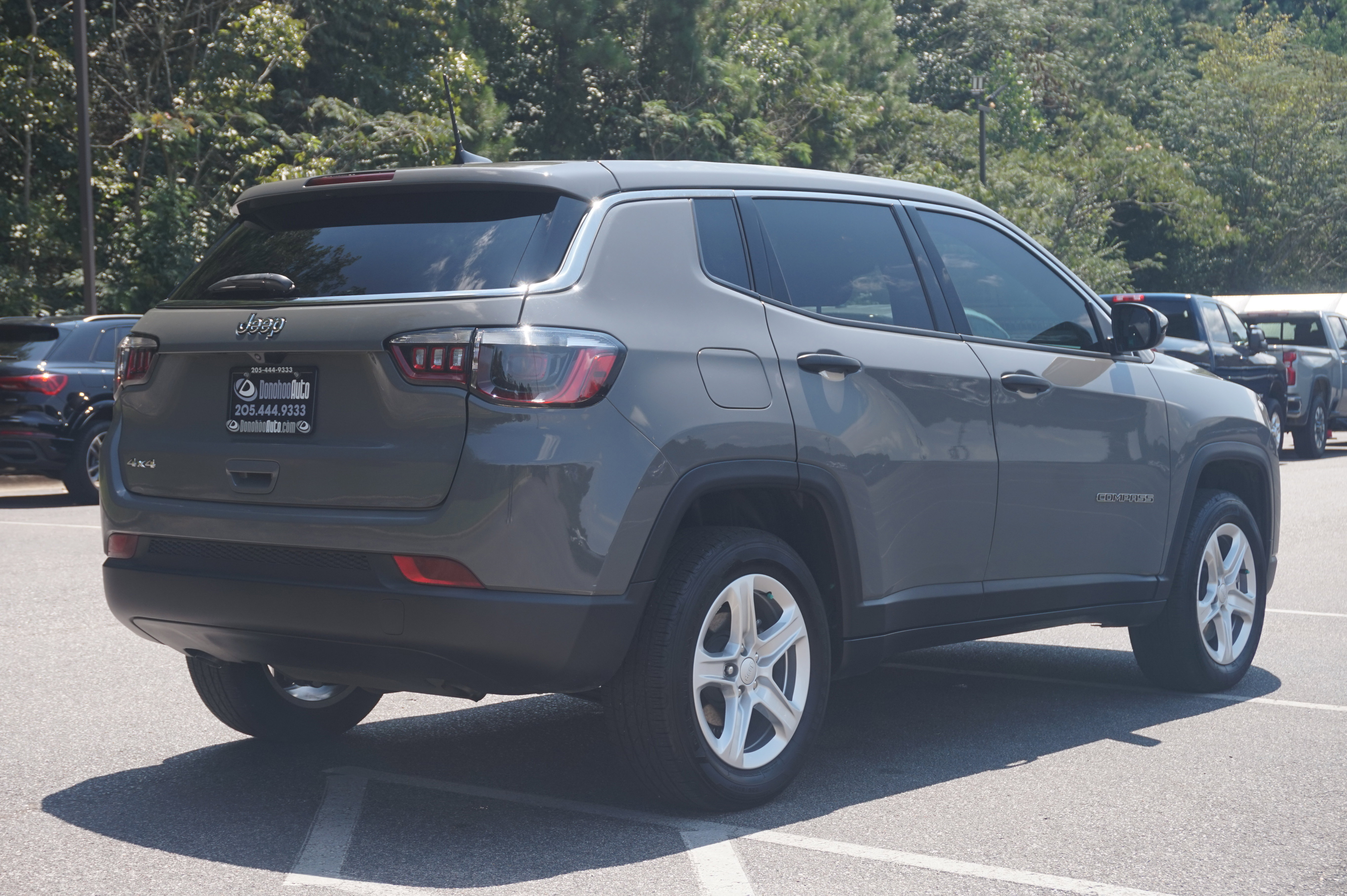 Used 2023 Jeep Compass Sport image 10