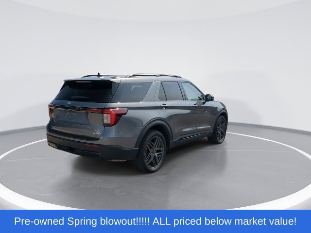 Used 2025 Ford Explorer ST-Line w/ ST-Line Street Pack AWD/4WD image 8