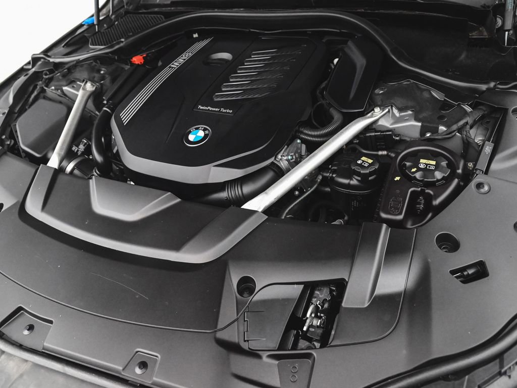 Used 2022 BMW 740i xDrive w/ M Sport Package image 41