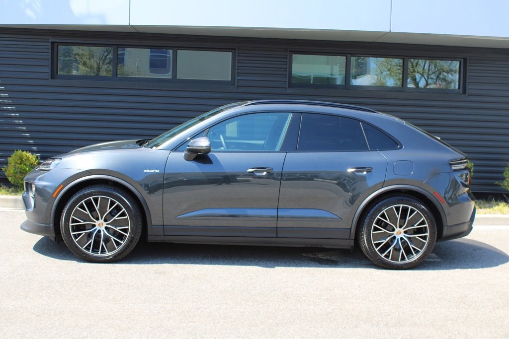 New 2024 Porsche Macan 4 Electric image 2