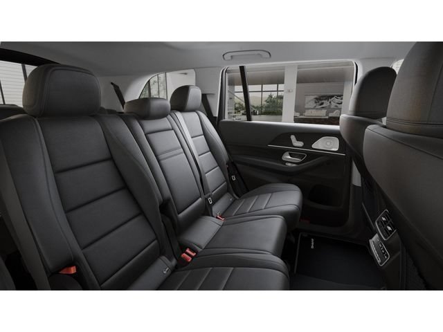 Used 2026 Mercedes-Benz GLS 450 4MATIC image 5