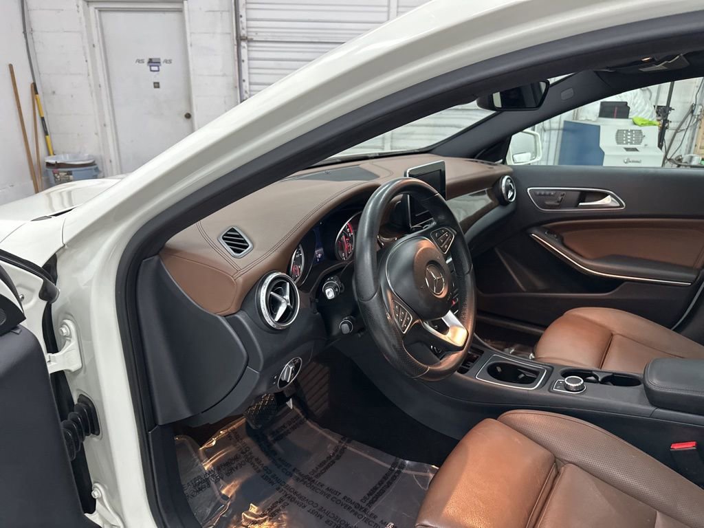 Used 2017 Mercedes-Benz GLA 250 image 9